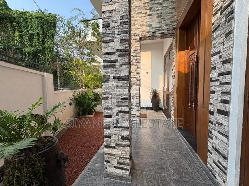 Brand New Luxury House Sale in Thalawathugoda