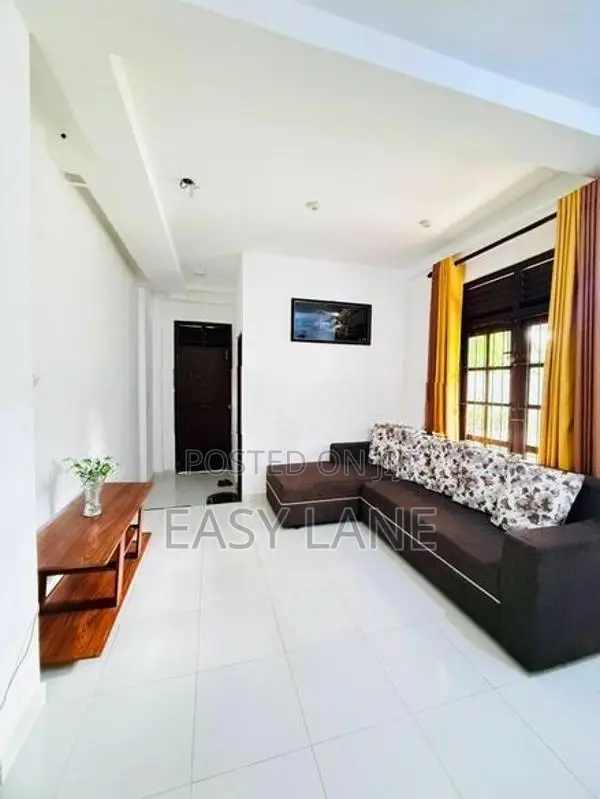 කඩුවෙලින් සුපිරි දෙමහල් නිවසක් විකිණීමට