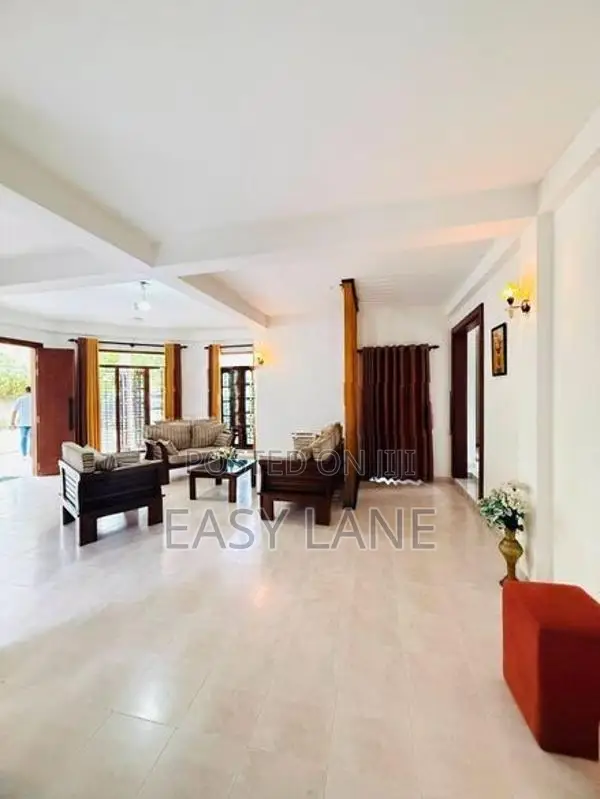 කඩුවෙලින් සුපිරි දෙමහල් නිවසක් විකිණීමට