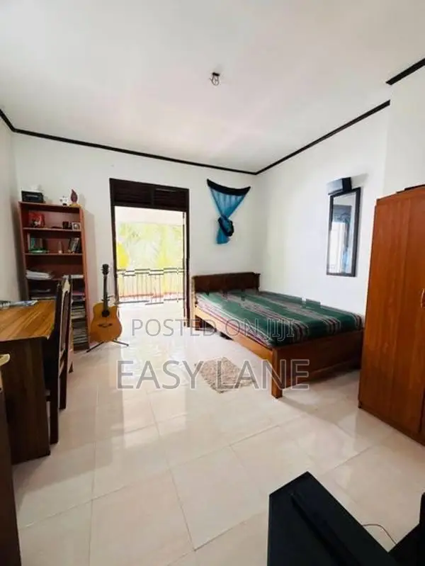 කඩුවෙලින් සුපිරි දෙමහල් නිවසක් විකිණීමට