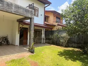 Beautiful Three-Storey House for Sale – Bandaragama