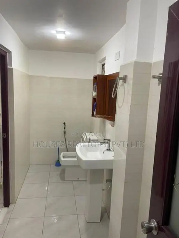 Beautiful Three-Storey House for Sale – Bandaragama