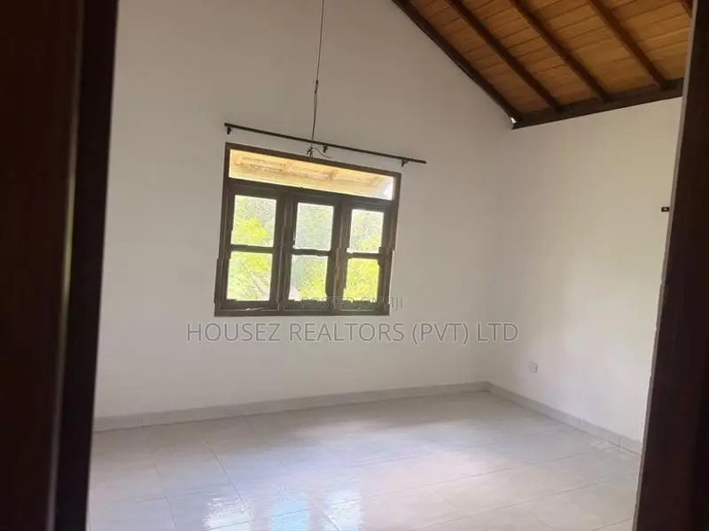 Beautiful Three-Storey House for Sale – Bandaragama