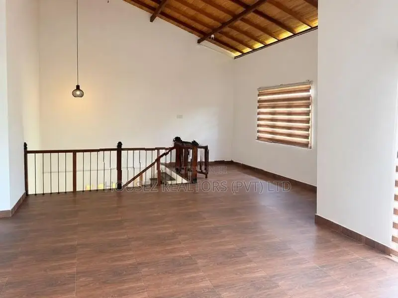 Beautiful Three-Storey House for Sale – Bandaragama