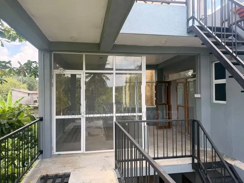 Beautiful Three-Storey House for Sale – Bandaragama