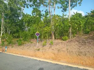 අම්බලන්ගොඩ නගරයෙන් ඉඩමක්