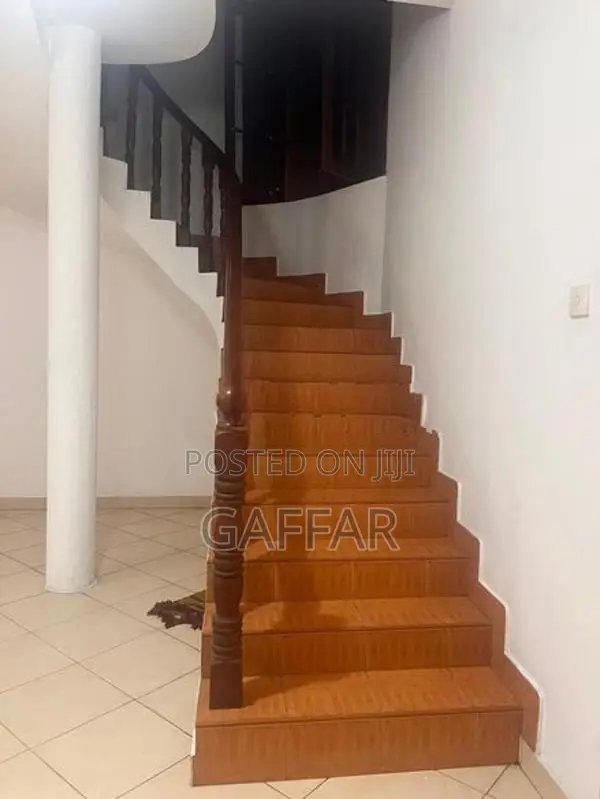 2 story house for rent