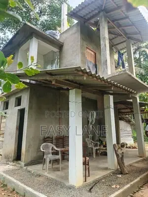 කලුණික පරිසරයක සුපිරි ඉඩමක් සමඟ දෙමහල් නිවසක් විකිණීමට