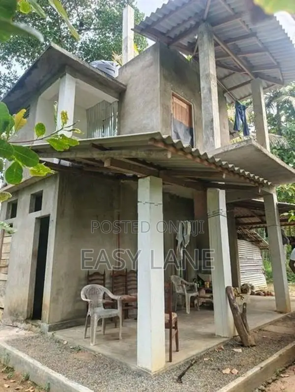 කලුණික පරිසරයක සුපිරි ඉඩමක් සමඟ දෙමහල් නිවසක් විකිණීමට