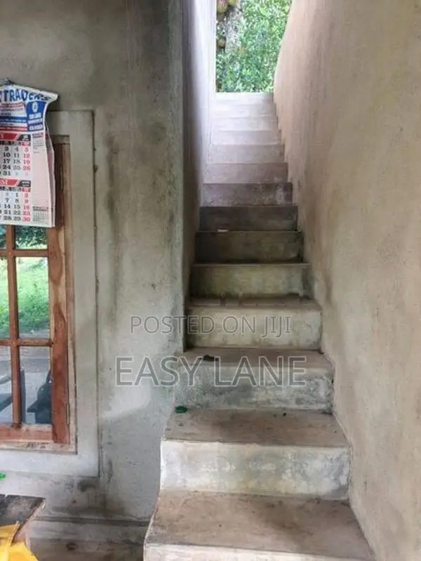 කලුණික පරිසරයක සුපිරි ඉඩමක් සමඟ දෙමහල් නිවසක් විකිණීමට