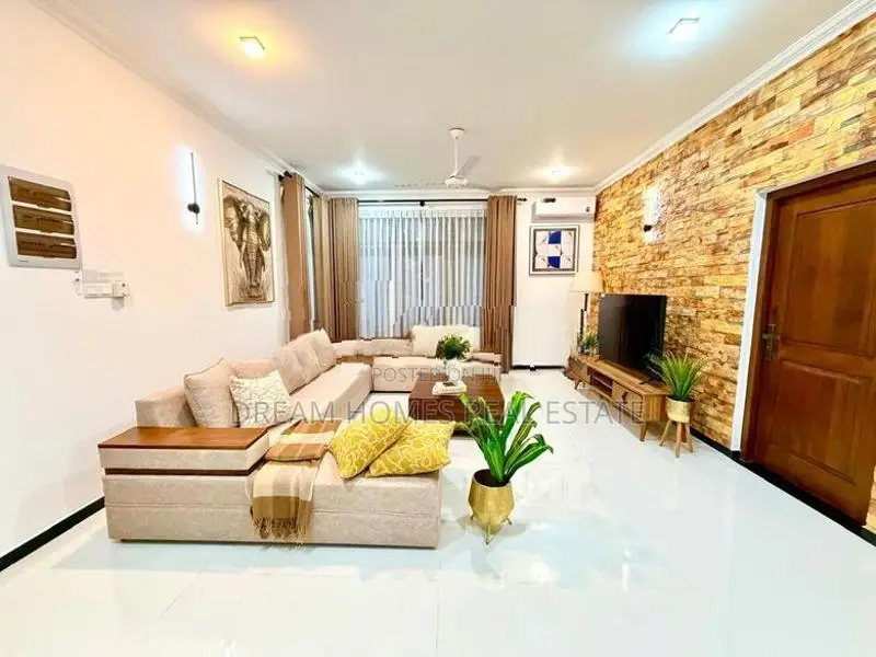 Ultra Luxury 4BR Smart House with Lift and Swimming Pool – Battaramull
