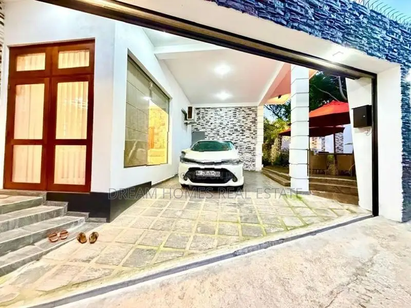Ultra Luxury 4BR Smart House with Lift and Swimming Pool – Battaramull