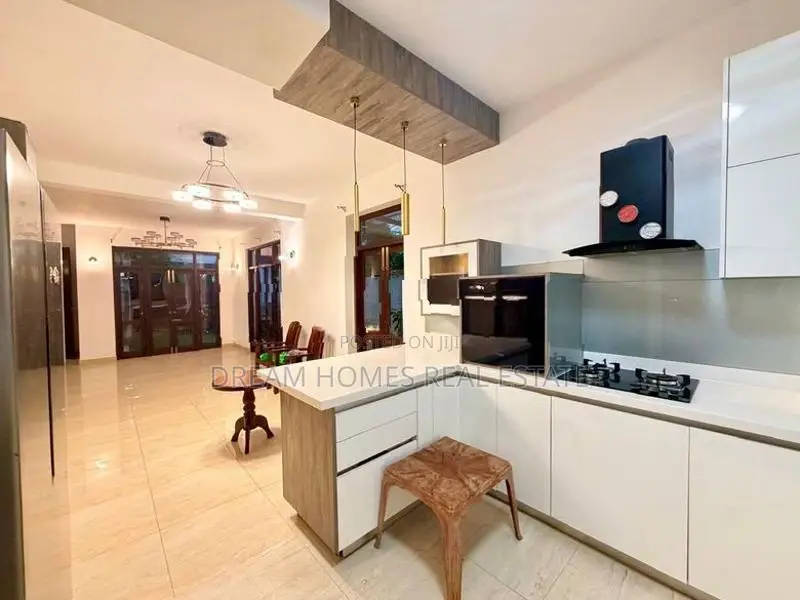 Luxury House for Sale – Koswatta