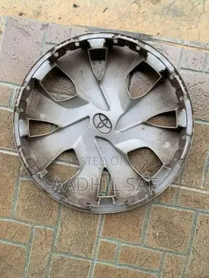 Toyota Vitz Ksp130 Rim Cup for Car