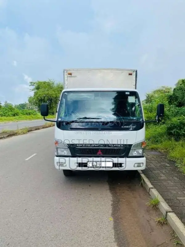 Mitsubishi Fuso Canter 2010 Lorry (Used)