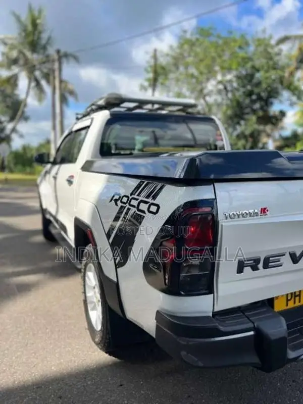 Toyota Hilux 2017 Pickup (Used)