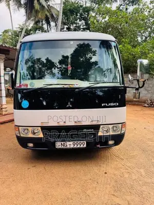 Mitsubishi Fuso 2011 Bus (Used)