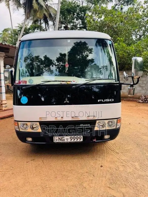 Mitsubishi Fuso 2011 Bus (Used)