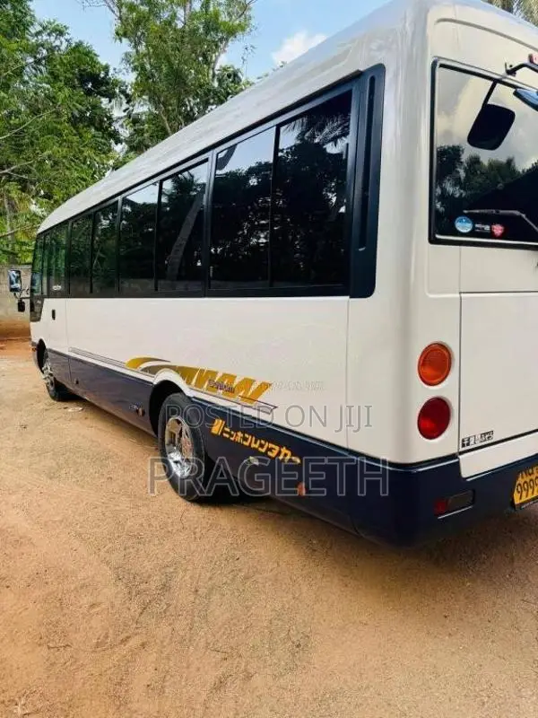 Mitsubishi Fuso 2011 Bus (Used)