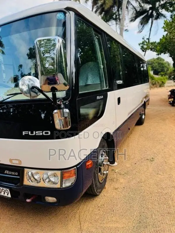 Mitsubishi Fuso 2011 Bus (Used)