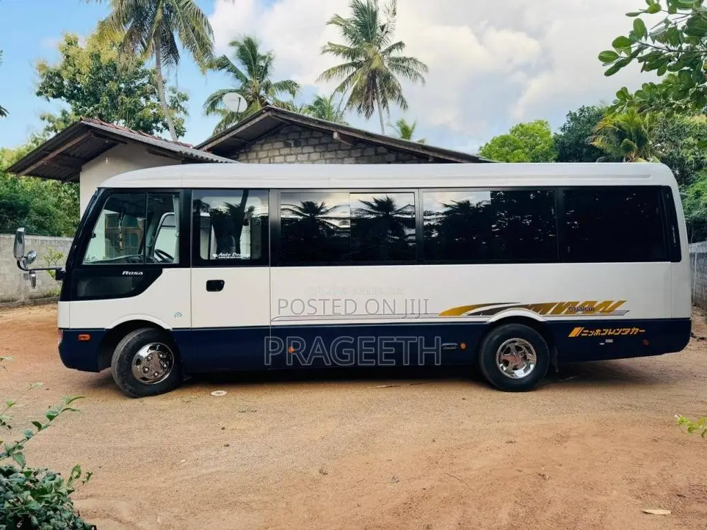 Mitsubishi Fuso 2011 Bus (Used)