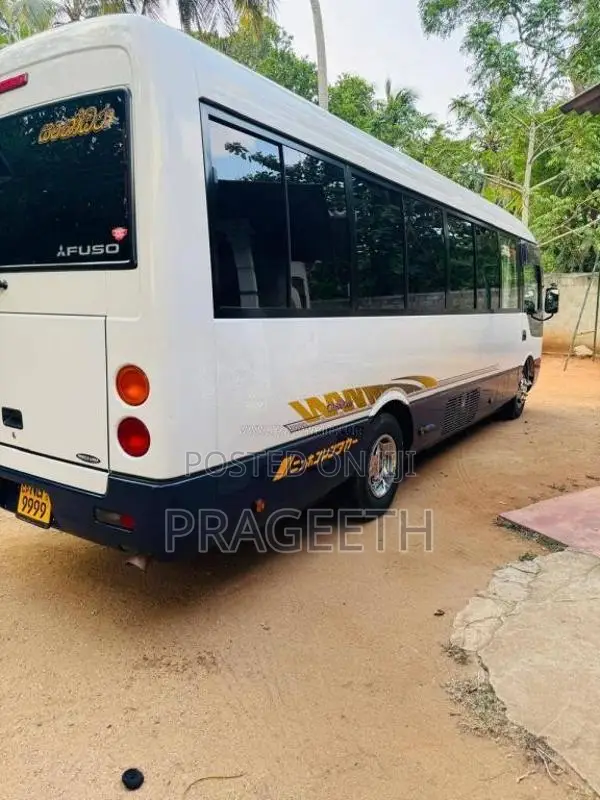 Mitsubishi Fuso 2011 Bus (Used)