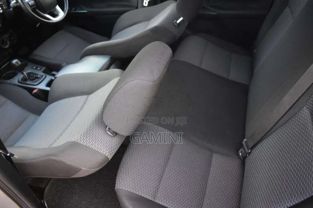 Toyota Hilux 2019 Pickup (Used)