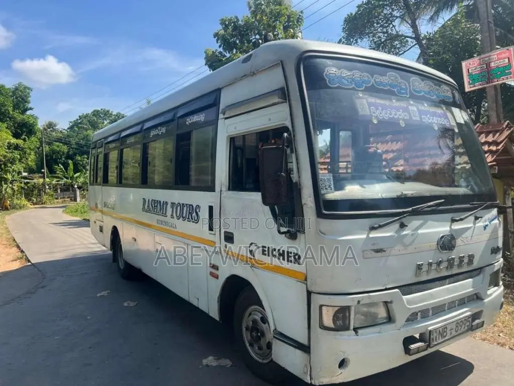 Eicher Skyline 2014 Bus (Used)