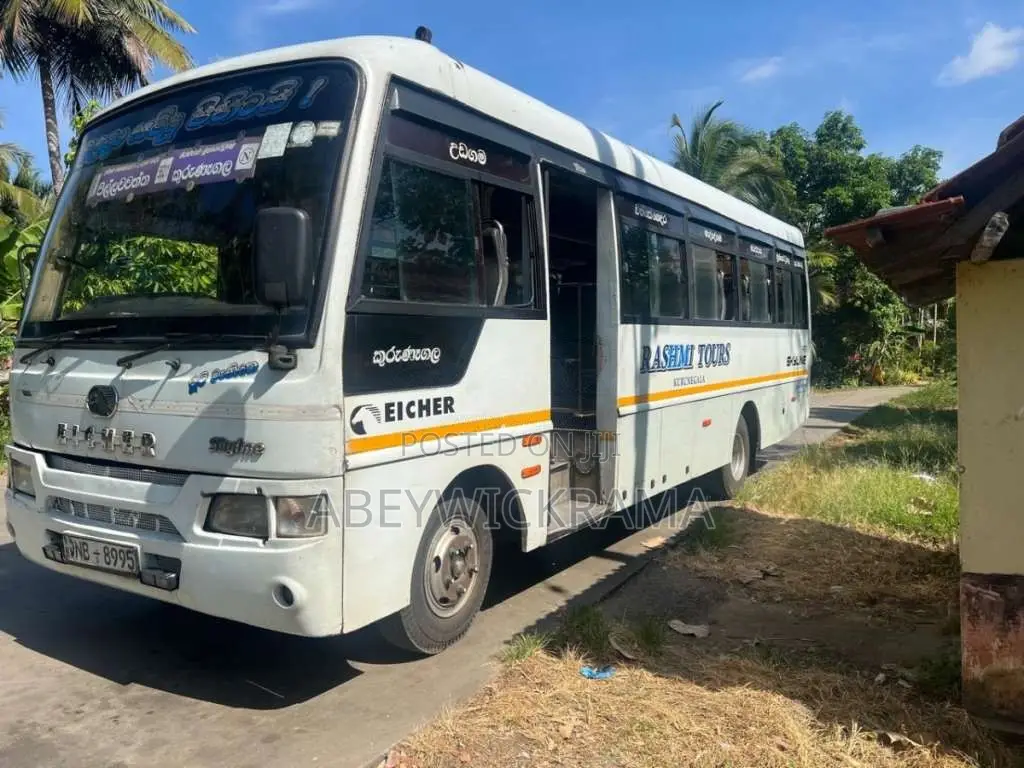 Eicher Skyline 2014 Bus (Used)
