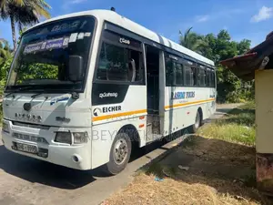 Eicher Skyline 2014 Bus (Used)