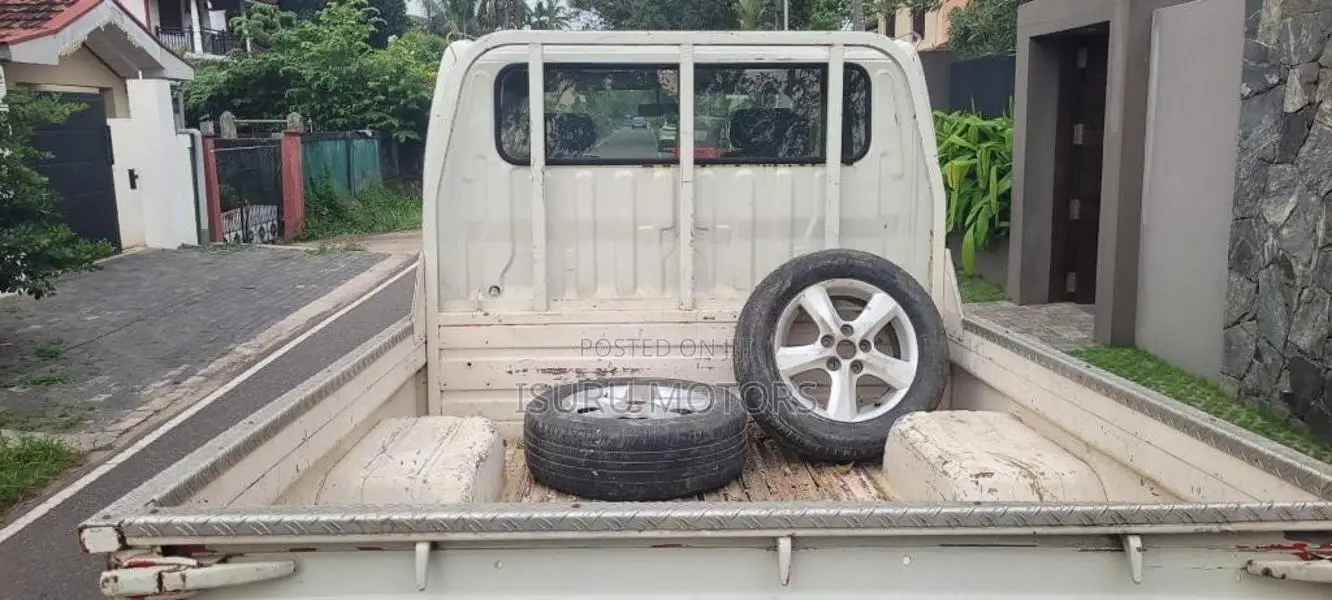 Toyota L 30 Crow Cab 1982 Crew Cab (Used)
