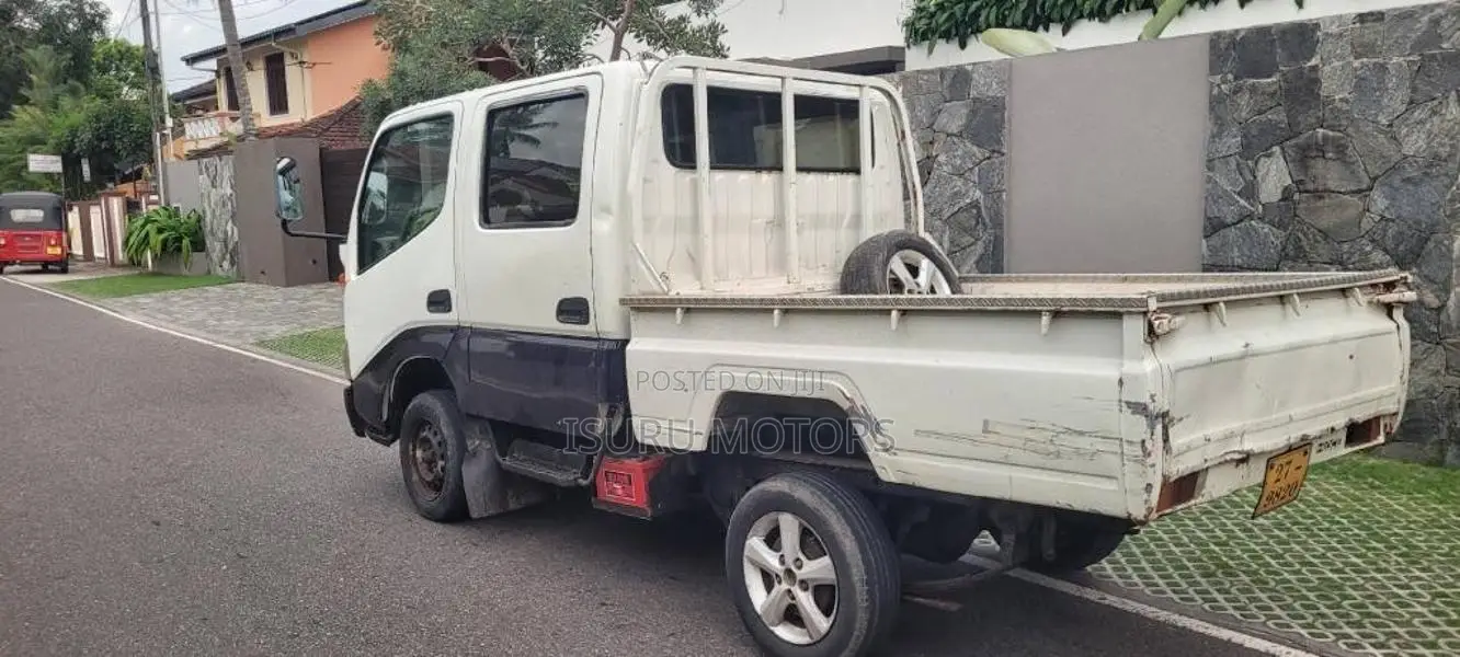 Toyota L 30 Crow Cab 1982 Crew Cab (Used)