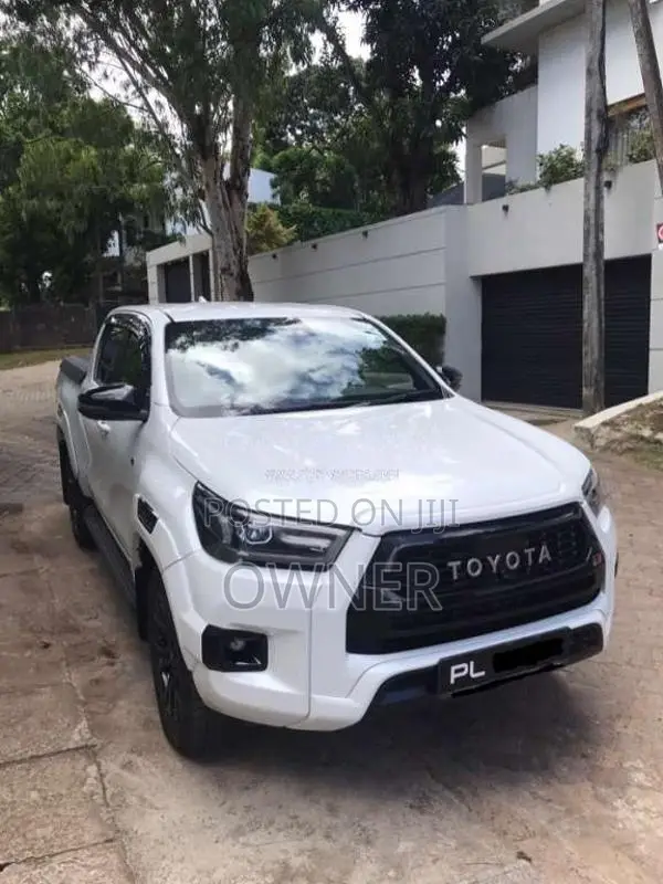 Toyota Hilux GR Sport 2024 Pickup (Used)