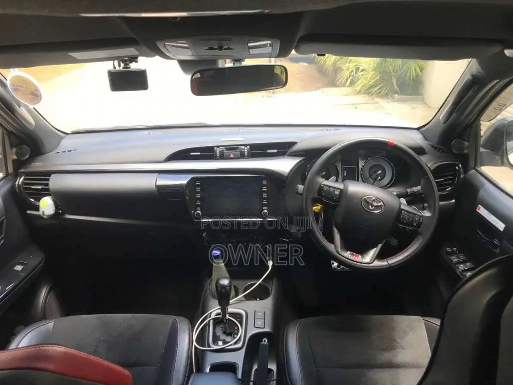 Toyota Hilux GR Sport 2024 Pickup (Used)