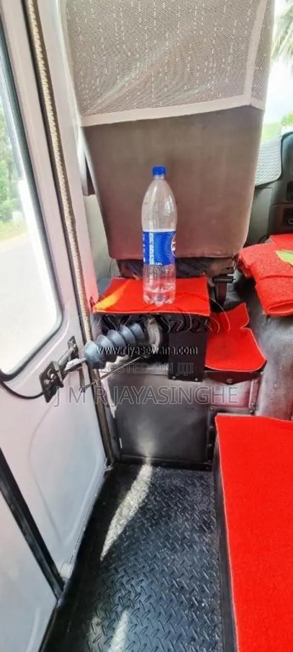 Mitsubishi Fuso Rosa 2017 Bus (Used)