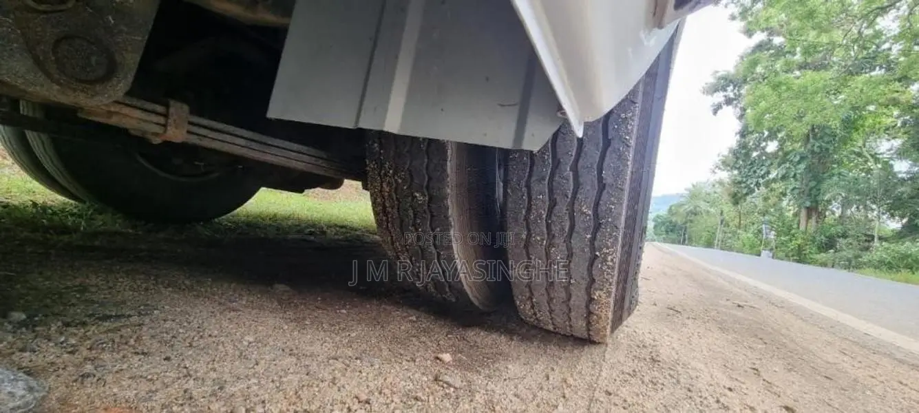 Mitsubishi Fuso Rosa 2017 Bus (Used)