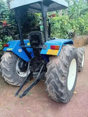 New-Holland 7500 2018 Tractor (Used)