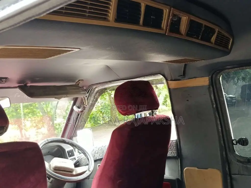 Mitsubishi PO15 2000 Van (Used)