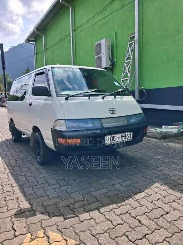 Toyota Lotto 1996 Van (Used)