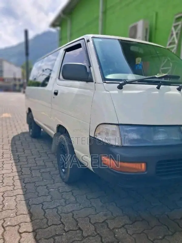 Toyota Lotto 1996 Van (Used)