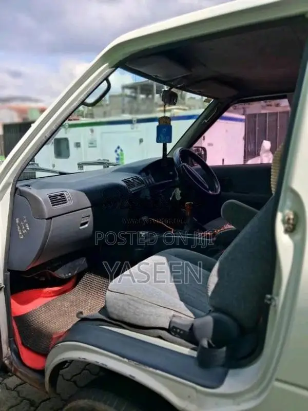 Toyota Lotto 1996 Van (Used)