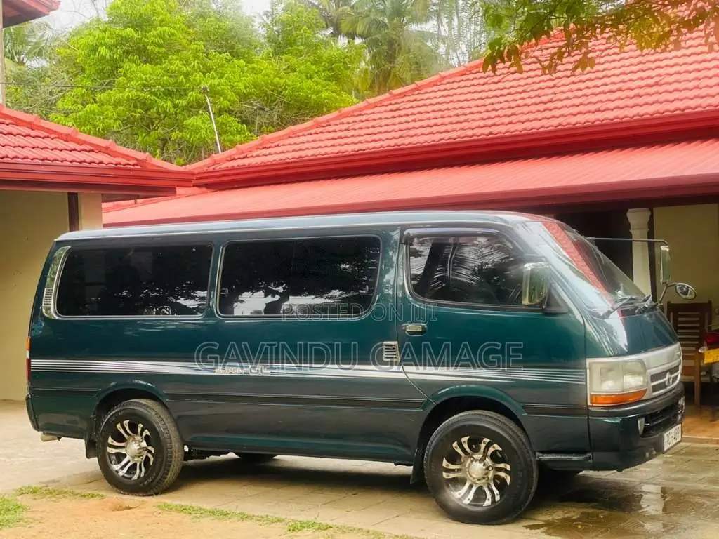 Toyota HIACE 2002 Van (Used)