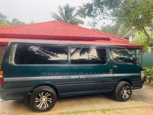 Toyota HIACE 2002 Van (Used)