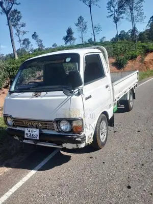 Toyota Lh30 1982 Lorry (Used)