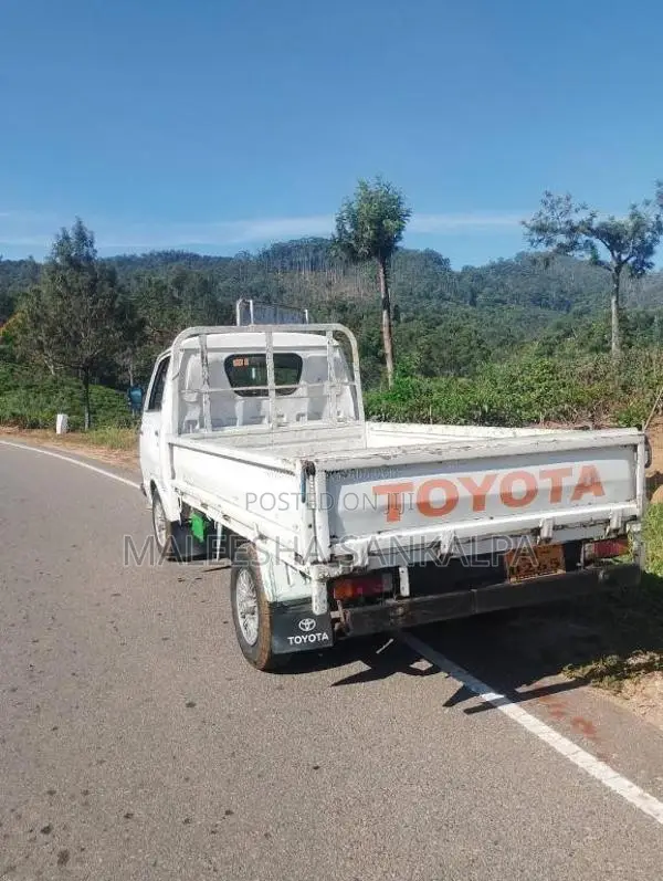 Toyota Lh30 1982 Lorry (Used)