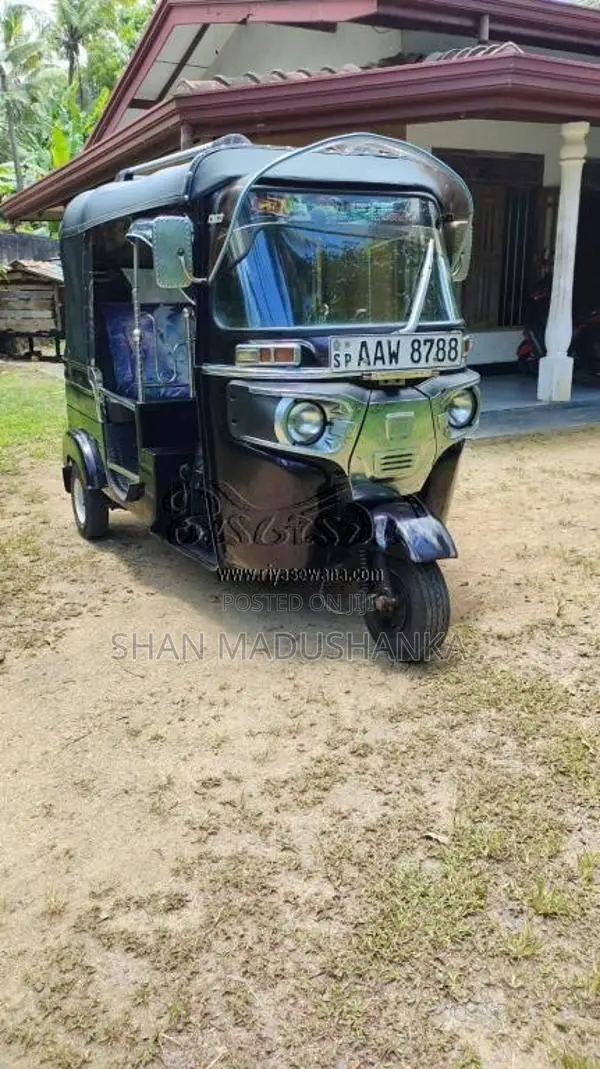 Bajaj RE 2015 Three Wheel (Used)