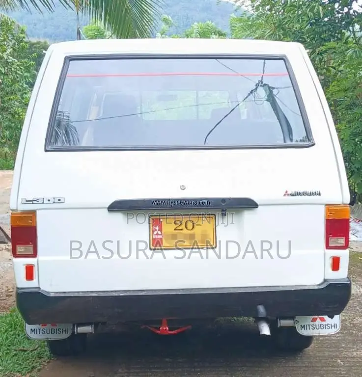 Mitsubishi L300 1985 Van (Used)