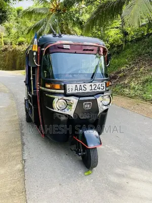 Bajaj 4 stroke 2014 Three Wheel (Used)