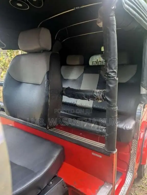 Bajaj 4 Stroke 2016 Three Wheel (Used)