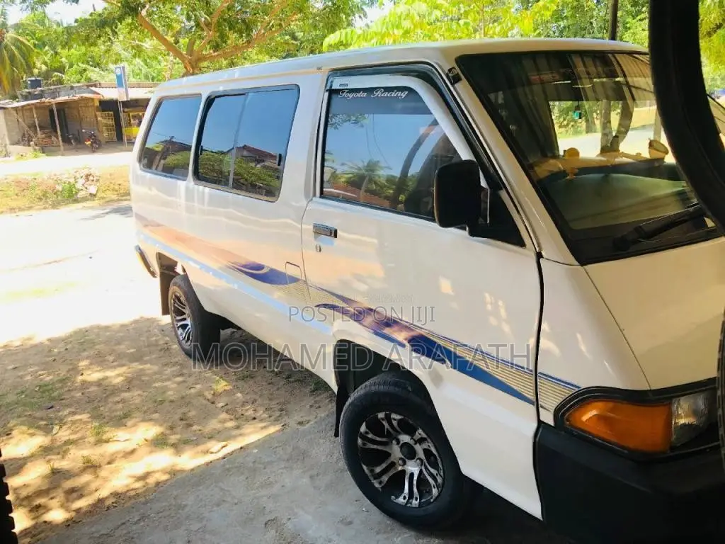 Toyota CR27 1990 Van (Used)